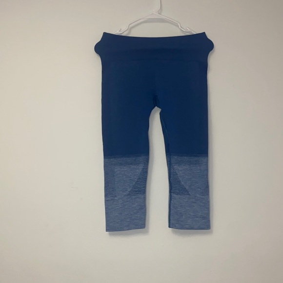 lululemon athletica Pants - Lululemon Seamlessly Street Crop